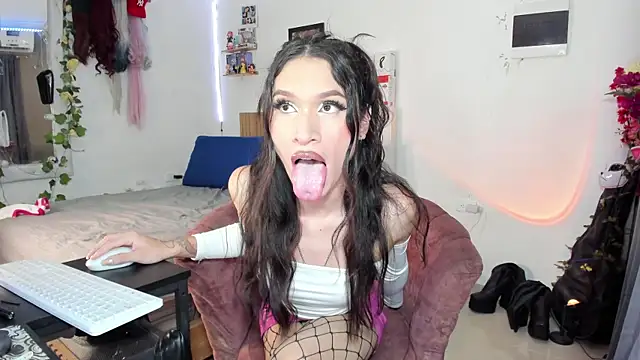 Snapshot of EnchantressFuckXxx chatting on 01.18.25 EnchantressFuckXxx online show from 01.18.25