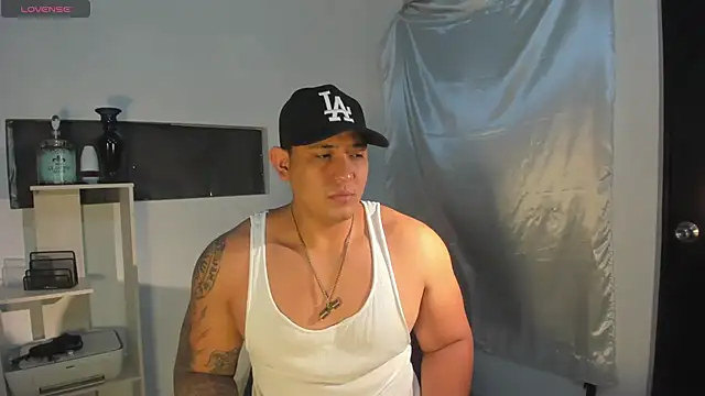 Snapshot of Colton_Massif chatting on 12.20.24 Colton Massif online show from 12.20.24