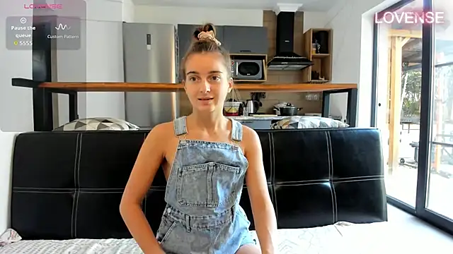 Snapshot of ElizSweet chatting on 01.18.26 ElizSweet online show from 01.18.26