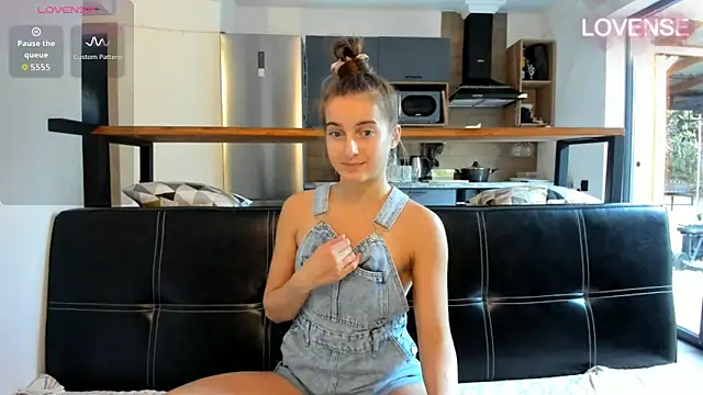 Snapshot of ElizSweet chatting on 03.04.26 ElizSweet online show from 03.04.26