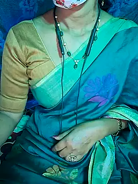 Snapshot of XBHUUME chatting on 01.08.25 XBHUUME online show from 01.08.25