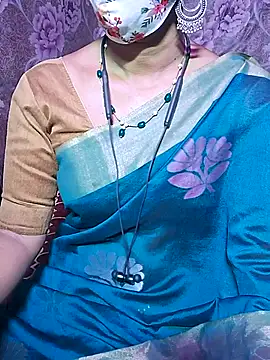 Snapshot of XBHUUME chatting on 02.22.25 XBHUUME online show from 02.22.25