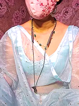 Snapshot of XBHUUME chatting on 03.07.25 XBHUUME online show from 03.07.25