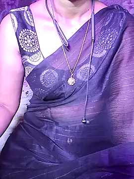 Snapshot of XBHUUME chatting on 10.05.25 XBHUUME online show from 10.05.25