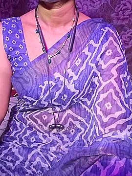 Snapshot of XBHUUME chatting on 10.08.25 XBHUUME online show from 10.08.25