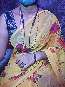 Snapshot of XBHUUME chatting on 10.10.25 XBHUUME online show from 10.10.25