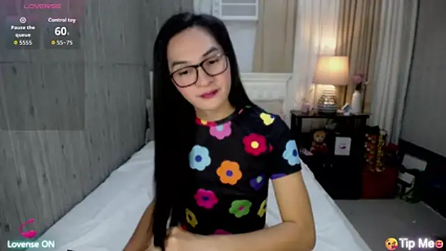 Snapshot of xAsianSweetHeart chatting on 04.17.26 xAsianSweetHeart online show from 04.17.26