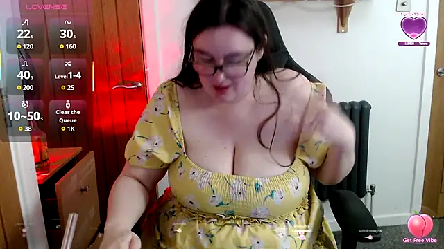 Snapshot of Rebecca_Summer chatting on 05.08.26 Rebecca Summer online show from 05.08.26