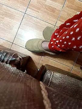 Snapshot of feet_toes chatting on 03.18.25 feet toes online show from 03.18.25