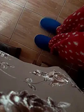 Snapshot of feet_toes chatting on 10.10.25 feet toes online show from 10.10.25