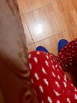 Snapshot of feet_toes chatting on 10.22.25 feet toes online show from 10.22.25