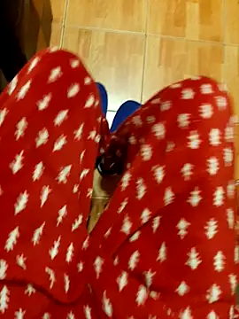 Snapshot of feet_toes chatting on 11.12.25 feet toes online show from 11.12.25