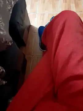 Snapshot of feet_toes chatting on 12.02.25 feet toes online show from 12.02.25