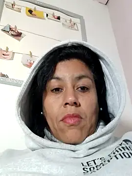 Molly newman6 online show from 02.17.25