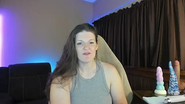 Snapshot of Kelly_Carolina chatting on 10.05.25 Kelly Carolina online show from 10.05.25