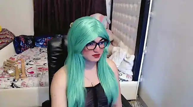 Snapshot of Goddess_Sarah chatting on 12.14.24 Goddess Sarah online show from 12.14.24