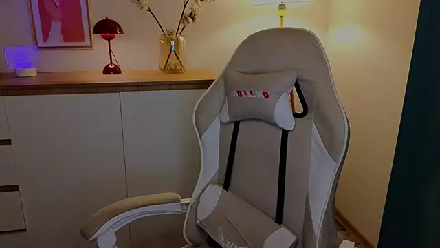 freya nilsson online show from 12.08.24