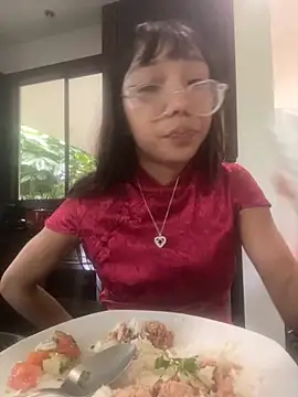 Snapshot of Karmakuro chatting on 10.29.25 Karmakuro online show from 10.29.25