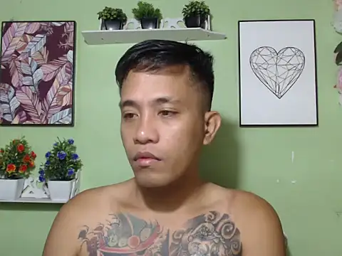 Snapshot of Thyler08 chatting on 09.27.25 Thyler08 online show from 09.27.25