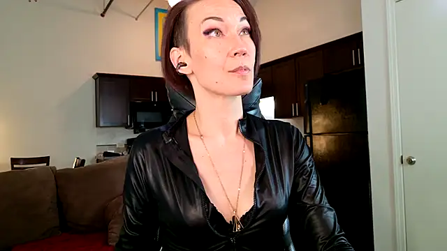 EveEnigma online show from 03.19.25