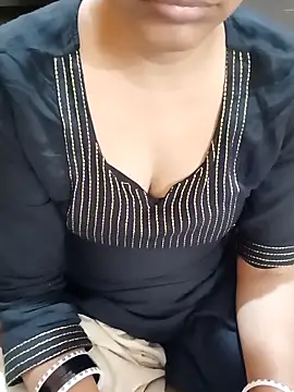 Snapshot of Diya_143 chatting on 03.04.25 Diya 143 online show from 03.04.25