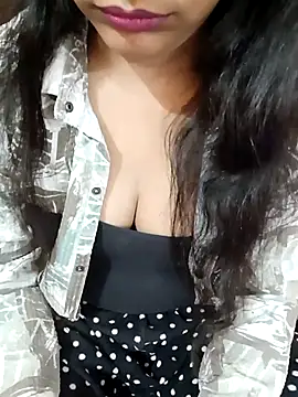 Snapshot of Diya_143 chatting on 03.05.25 Diya 143 online show from 03.05.25