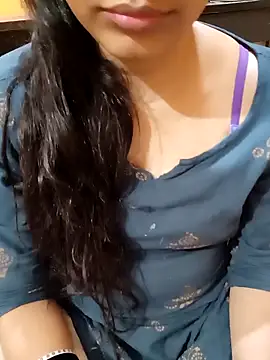 Snapshot of Diya_143 chatting on 03.17.25 Diya 143 online show from 03.17.25