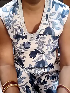 Snapshot of Diya_143 chatting on 10.01.25 Diya 143 online show from 10.01.25
