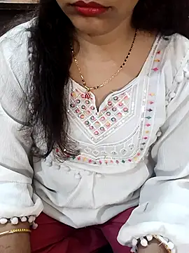 Snapshot of Diya_143 chatting on 10.18.25 Diya 143 online show from 10.18.25