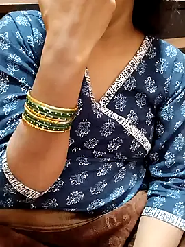 Diya 143 online show from 11.14.25