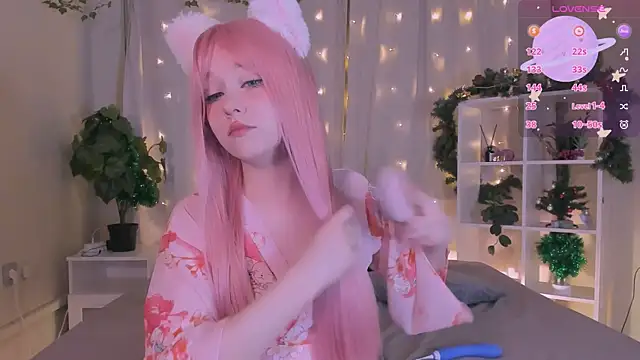 Snapshot of IrmaBell chatting on 12.19.24 IrmaBell online show from 12.19.24