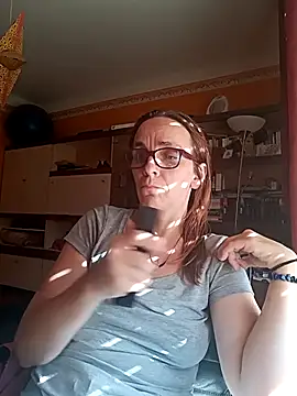 Dettybitch40 online show from 09.11.25