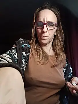 Dettybitch40 online show from 11.17.25