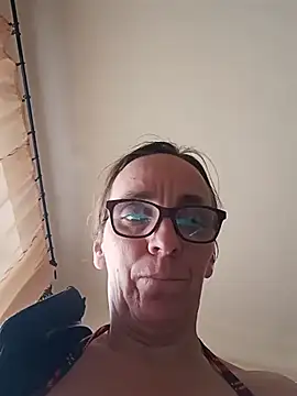 Dettybitch40 online show from 02.14.26