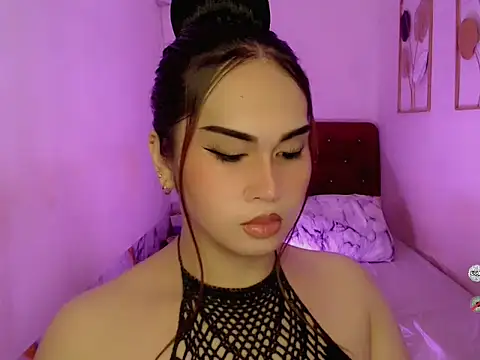 Snapshot of AlodiaOfCums chatting on 10.30.25 AlodiaOfCums online show from 10.30.25