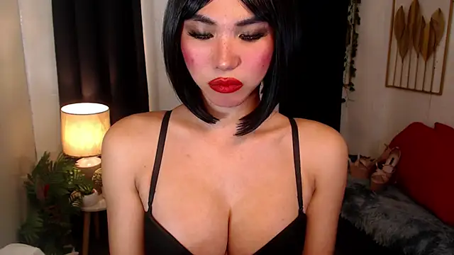 Snapshot of sahara_ts chatting on 02.25.25 sahara ts online show from 02.25.25