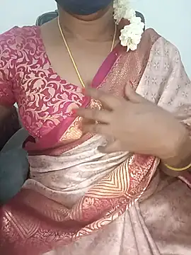 Snapshot of Tamil-hotwife chatting on 06.04.26 Tamil-hotwife online show from 06.04.26