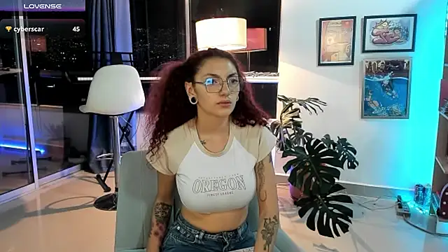 Snapshot of tastymeli chatting on 12.14.24 tastymeli online show from 12.14.24