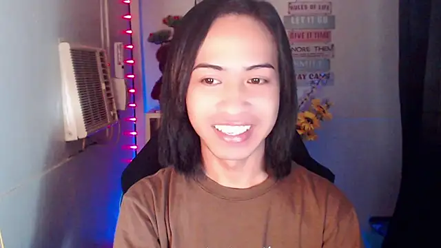 Snapshot of Lemonadexxx chatting on 12.19.25 Lemonadexxx online show from 12.19.25