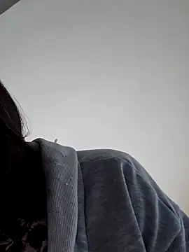 Snapshot of Goldenlace chatting on 02.18.25 Goldenlace online show from 02.18.25