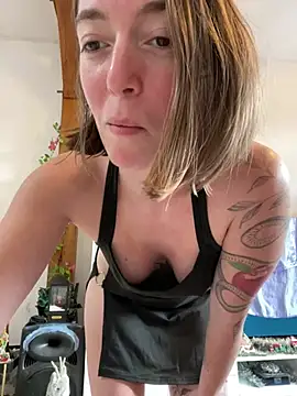 Daisy Michto Officiel online show from 12.13.24