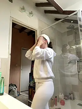 Daisy Michto Officiel online show from 02.07.25