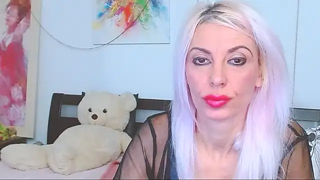 HoneyLara online show from 10.30.25