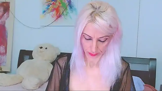 HoneyLara online show from 11.27.25