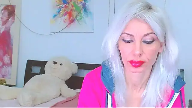 HoneyLara online show from 12.21.25