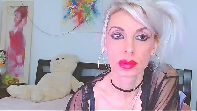 HoneyLara online show from 01.11.26