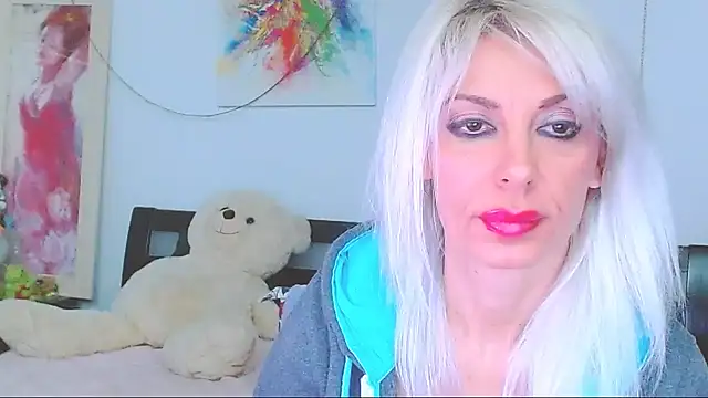 Snapshot of HoneyLara chatting on 01.18.26 HoneyLara online show from 01.18.26