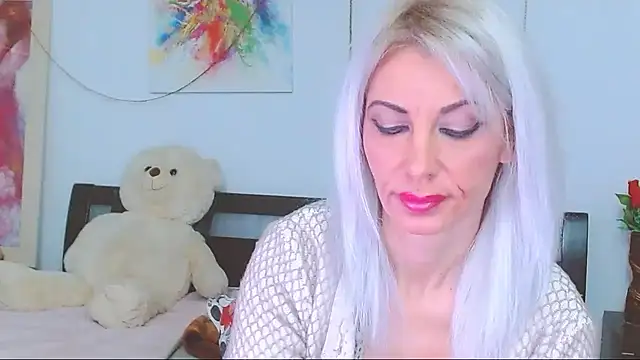 Snapshot of HoneyLara chatting on 02.09.26 HoneyLara online show from 02.09.26