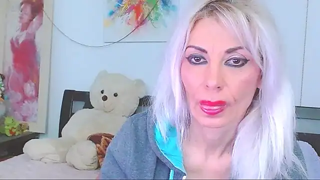 Snapshot of HoneyLara chatting on 02.27.26 HoneyLara online show from 02.27.26