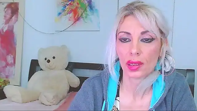 Snapshot of HoneyLara chatting on 03.02.26 HoneyLara online show from 03.02.26